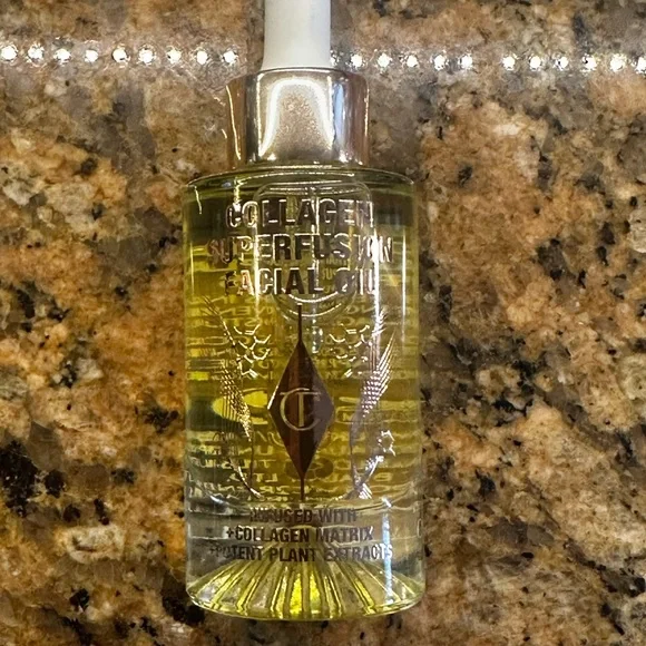 Charlotte Tilbury Collagen Superfusion Facial Oil Full Size - Picture 3 of 3